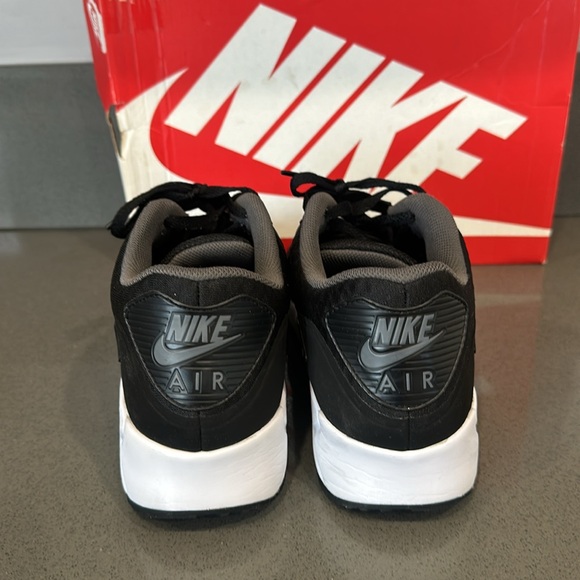 Nike Air Max90 Ultra Essential - Picture 6 of 9